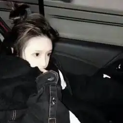 女生冷漠qq黑白头像伤感个人尝遍所有的孤独