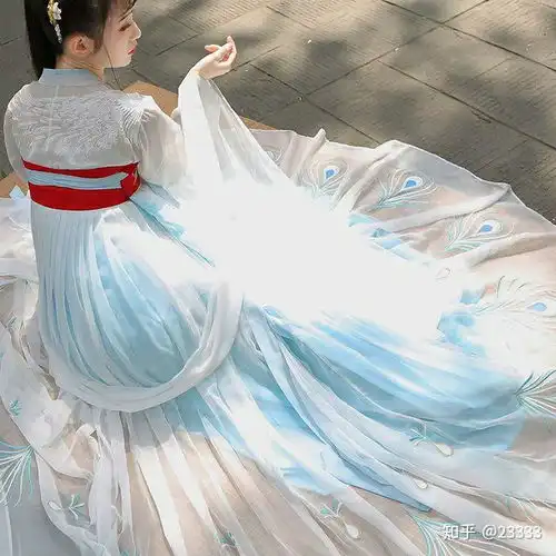 送很重要的一个女孩子二十岁生日一套汉服有什么推荐