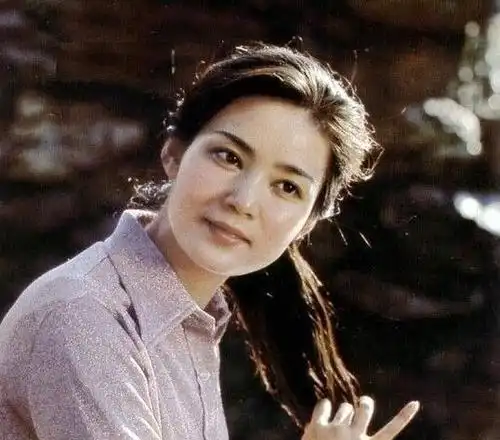 朱军一生都追不到的女人,32岁离婚后看破红尘,如今67岁一心向佛