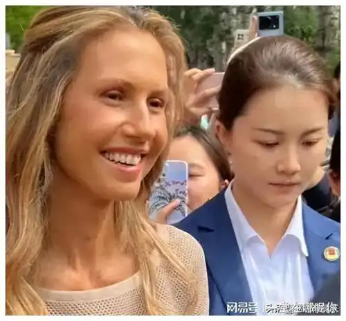 叙利亚第一夫人美女保镖走红,为何她带了保镖还非要用我方的保镖