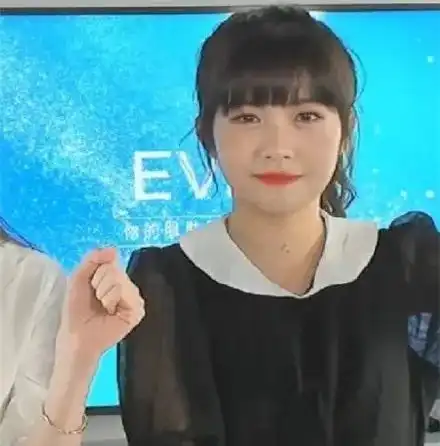 火箭少女成员直播孟美岐清新吴宣仪美艳,而她脸圆脖子粗