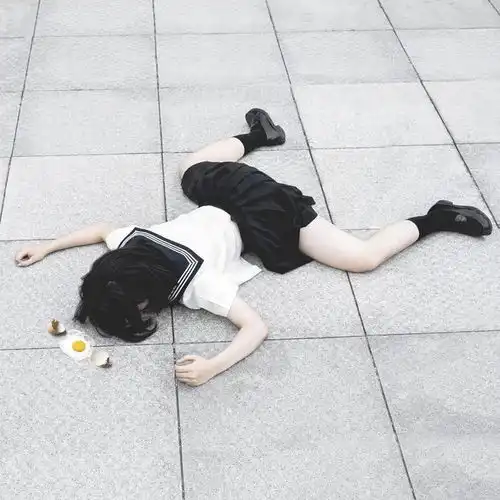 jk少女地板真的很烫