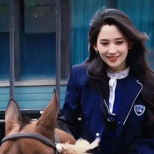 太美了汪峰艳福不浅,90后女友长相气质不输章子怡,她图什么