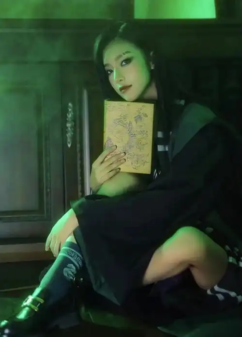 这位将霍格沃茨四学姐集为一体的女人究竟有何魅力