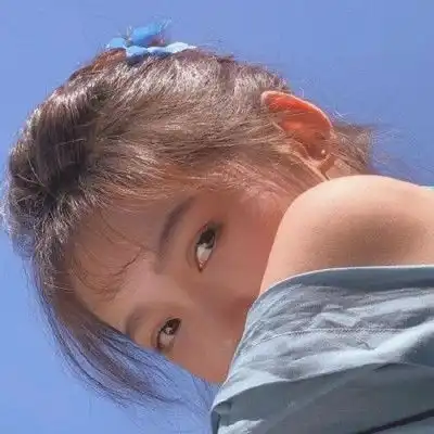 文艺范女生头像一见你便觉释然了