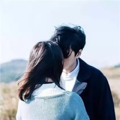 唯美浪漫情侣头像一对,享受着爱又渴望被关心