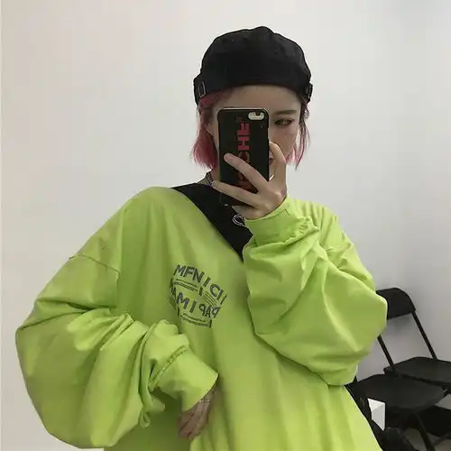 我喜欢的男孩喜欢穿jk制服女生,而我却喜欢酷一点的原宿风,该为他改变吗