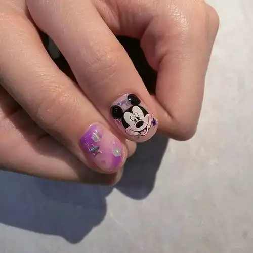 韩系美甲的大拇指特写可爱爆了