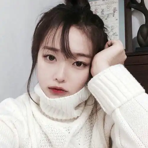 你们谁有真人的女头像好看一点的