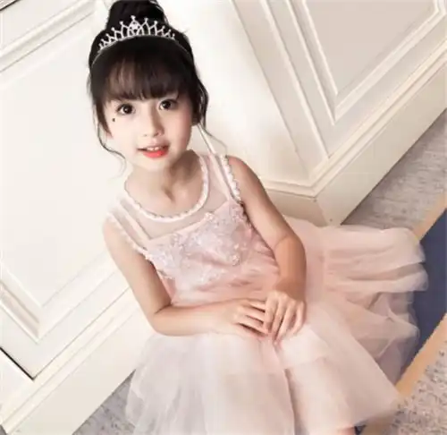 那个花800万美元给父母买豪宅的6岁女孩,后来怎样了