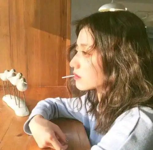 qq侧面头像女生头像命苦