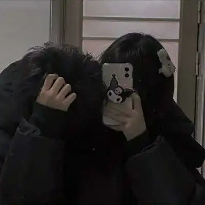 情头如果你有女朋友了,你就别逗别的女孩子笑