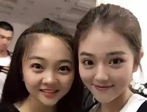 林妙可又胖回去了,认真补妆无意间暴露双下巴,可网友都夸好看