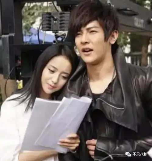官宣恋情大家却不信还不是因为他奇葩操作有点多