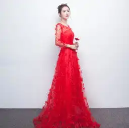 卡通红色头像女晚礼服