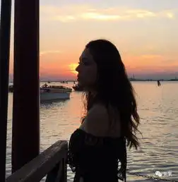 阮经天新女友虽然是换头级别的但还是被许玮宁碾压