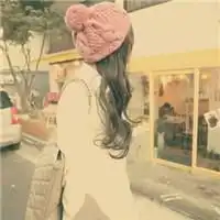求qq女头像,不要唯美意境的,谢啦急我要图