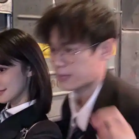 一眼心动的情侣头像相遇相知就好了