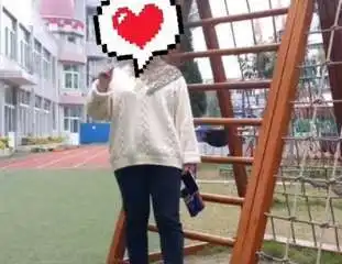 冷酷闺蜜女生头像嫌弃