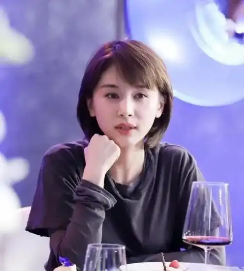 女生狼尾头像王子文