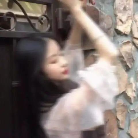 ins敲可爱女生头像想做你怀里的猫,连睡觉都是在撒娇