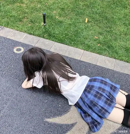 jk制服圈粉了,女生们偏爱的小裙子