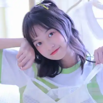 绿色头像女生卡通女生闺