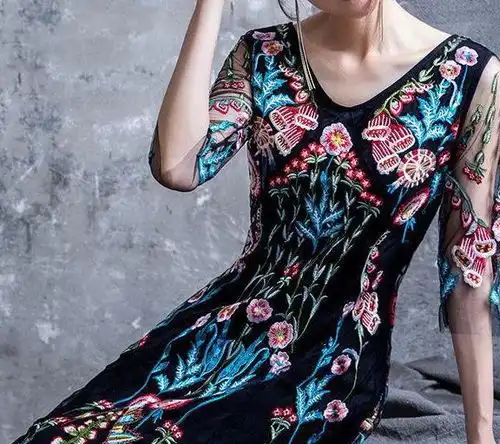 精美刺绣网纱裙,显瘦又唯美,做一个气质出众的美女子