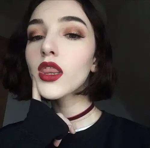 欧美头像黑白女生高冷霸