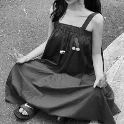 qq头像女生灰色,这可爱的样子做不了你的乖乖女