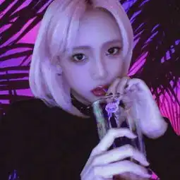 自闭网瘾症少女的美拍