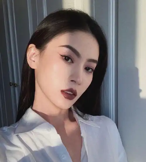 干净利落的女生头像