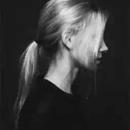 黑白美女霸气头像
