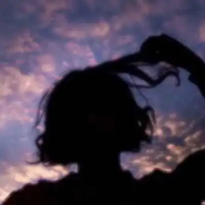 短发背影头像,气质女神美好的一天