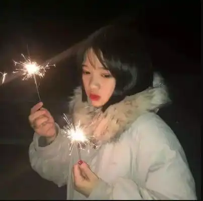 13岁头像女生一个人多张