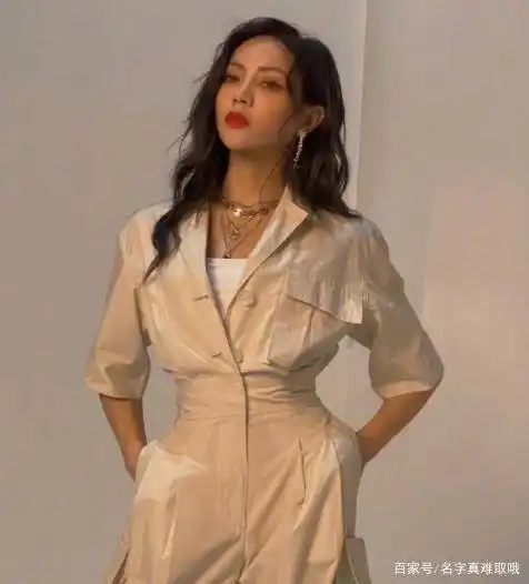 程潇和谢可寅看起来很棒,时髦的满分,终形成了张嘉倪的古代风格