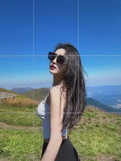 夏天爬山怎么拍照好看山顶拍照姿势合集,景美人更美