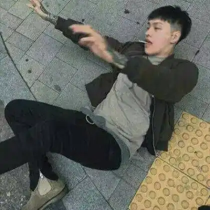 纹身的男生头像,女生怎么看待有纹身的男生呢