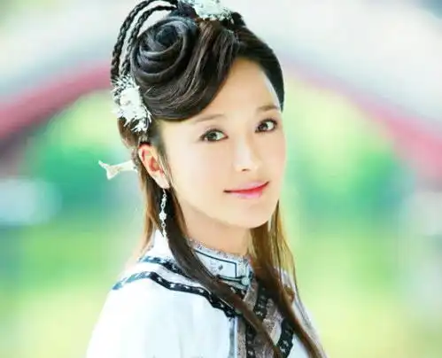 新还珠隐藏了这么多美女,认出赵丽颖张嘉倪,却没认出她
