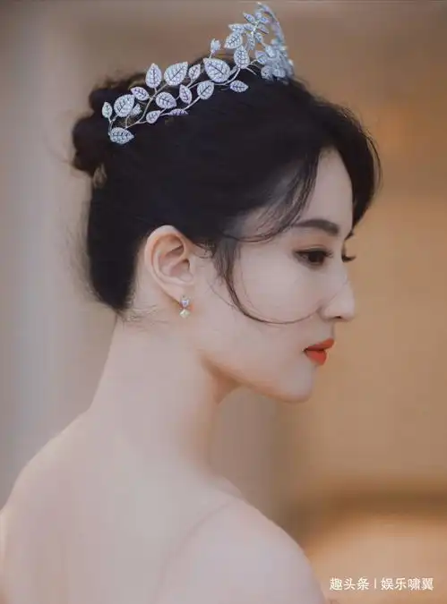 33岁的杨幂与32岁的刘亦菲,如今为何会有这般差距