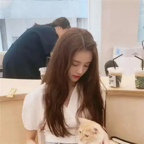 意境闺蜜头像2张,全部是清新漂亮的美女