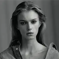 黑白真人头像高清女莫斯