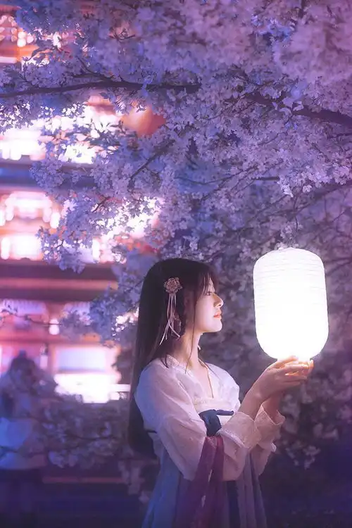 姐弟吵架10年不来往,侄子结婚姑姑不请自来,随礼后离开背影落寞