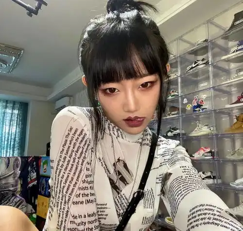 潮流女神代古拉k消失曾依靠抖裙视频日涨1000w粉网友梦回2018