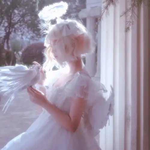 洒满阳光的女生头像