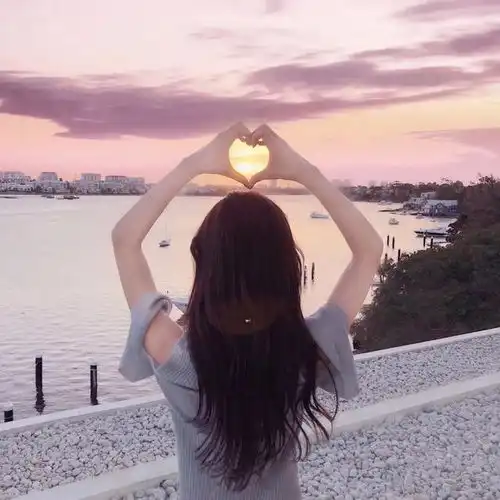 头像女真人背影女真人