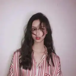 谁有这两张闺蜜头像的另外几张