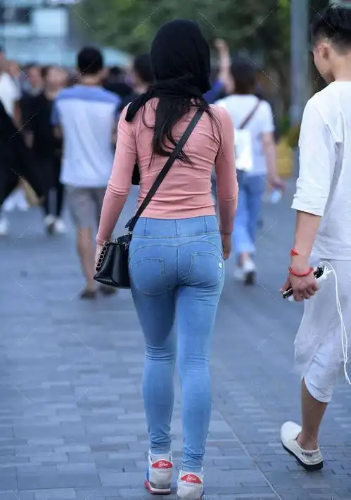 华丽典雅的打底裤穿搭既时髦又有腔调,修身塑形提气质,温婉气质