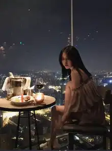 林更新绯闻网红女友长腿美照生活奢华素颜长这样