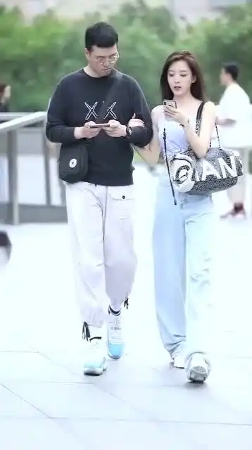 游戏和女友哪个重要,小姐姐这波操作,霸气十足啊